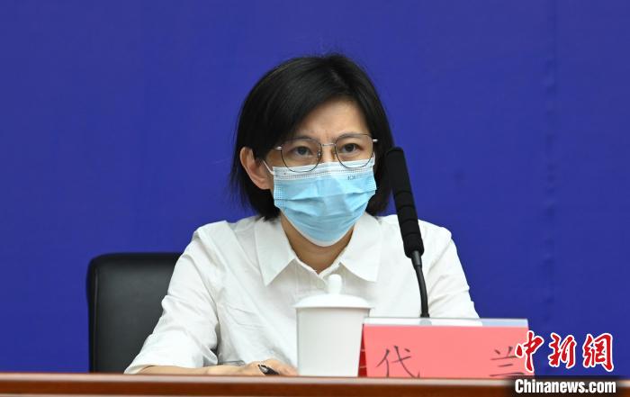 成都市經(jīng)信局總工程師代蘭?！“苍?攝