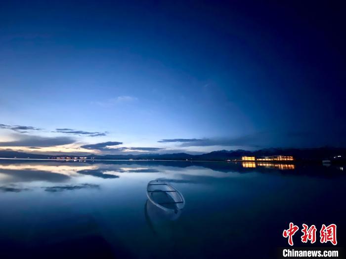 圖為茶卡天空壹號(hào)景區(qū)。　李江寧 攝