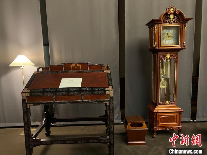 圖為春秋館展覽陳設的青瓦臺家具?！⑿?攝