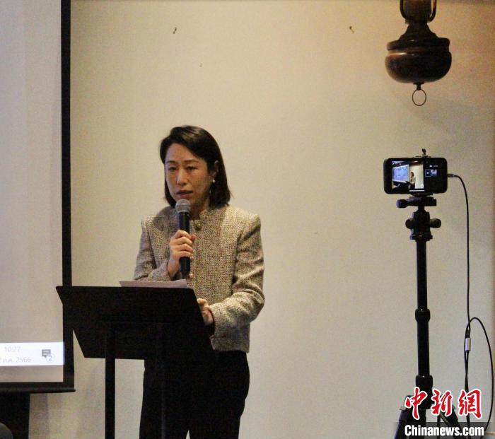 中國駐泰國大使館經(jīng)濟商務(wù)處參贊張瀟瀟致辭。<a target='_blank' href='/' _fcksavedurl='/'><p  align=