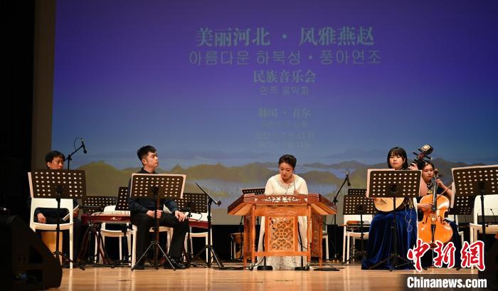圖為音樂會(huì)現(xiàn)場(chǎng)?！∈谞栔袊?guó)文化中心供圖