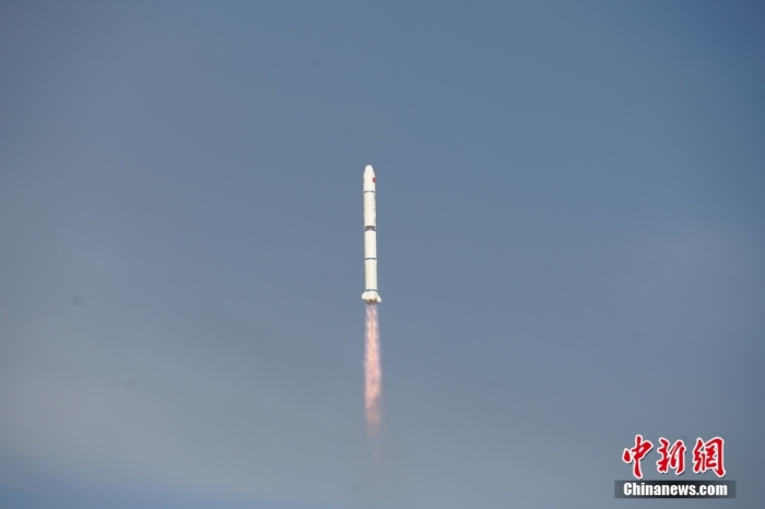 北京時間2023年8月9日6時53分，我國在太原衛(wèi)星發(fā)射中心使用長征二號丙運載火箭，成功將環(huán)境減災(zāi)二號06星發(fā)射升空，衛(wèi)星順利送入預(yù)定軌道，發(fā)射任務(wù)獲得圓滿成功。此次任務(wù)是長征系列運載火箭第482次飛行。馮陽 攝