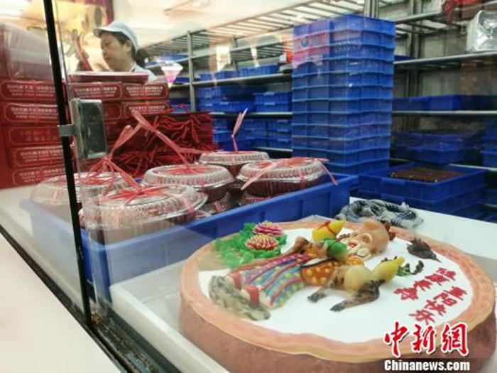 資料圖：等待銷售的重陽糕?！＄娚?攝