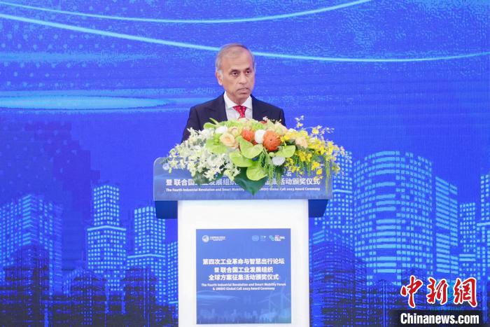 聯(lián)合國(guó)駐華協(xié)調(diào)員常啟德發(fā)表演講。