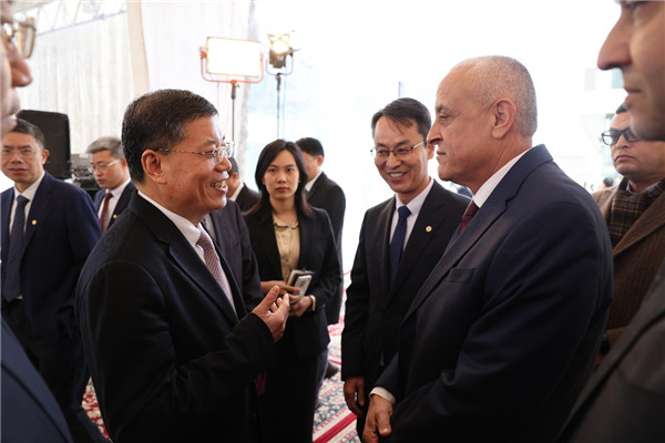 李永明同埃及住房部副部長(zhǎng)會(huì)談交流。主辦方供圖