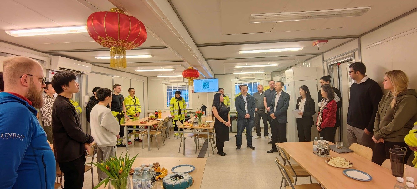 中國駐瑞典大使崔愛民走訪中鐵隧道局集團瑞典工程公司。中國駐瑞典大使館供圖