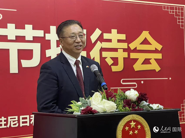 中國駐尼日利亞大使崔建春致辭。人民網(wǎng)記者 姜宣攝