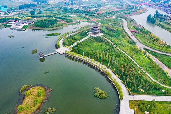 滏陽(yáng)河上游的磁縣如意湖濕地公園。閆洪圖攝