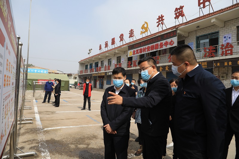 張農(nóng)壽在晉源街道北瓦窯村調(diào)研抓黨建促基層治理能力提升專項行動落實(shí)工作。