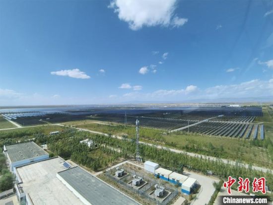 圖為塔拉灘光伏產(chǎn)業(yè)園區(qū)?！∑钤鲚怼z