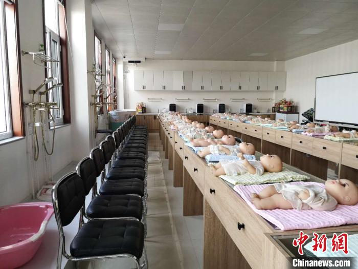 由人社部重點幫扶打造的“天鎮(zhèn)保姆”，已成為全國知名的勞務(wù)輸出品牌。　范麗芳 攝