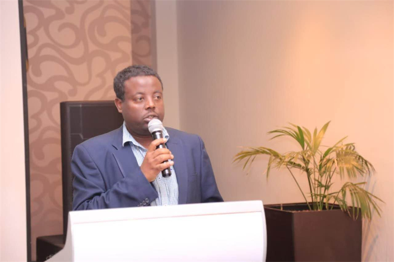 圖為埃塞俄比亞亞的斯亞貝巴大學(xué)政策研究員巴盧·德米西。受訪者供圖