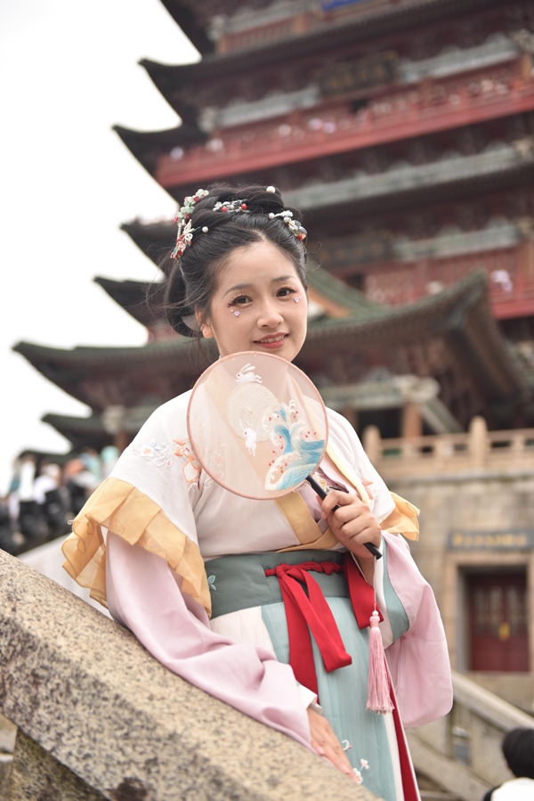 南昌滕王閣“古風(fēng)游”。受訪者供圖