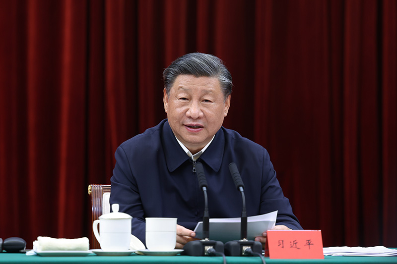 2023年10月12日下午，中共中央總書記、國家主席、中央軍委主席習(xí)近平在江西省南昌市主持召開進(jìn)一步推動(dòng)長江經(jīng)濟(jì)帶高質(zhì)量發(fā)展座談會(huì)并發(fā)表重要講話。新華社記者 鞠鵬 攝