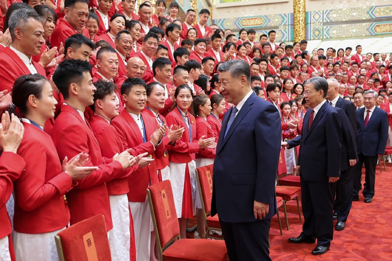 2024年8月20日，習(xí)近平總書記在人民大會(huì)堂接見第33屆夏季奧林匹克運(yùn)動(dòng)會(huì)中國體育代表團(tuán)全體成員。