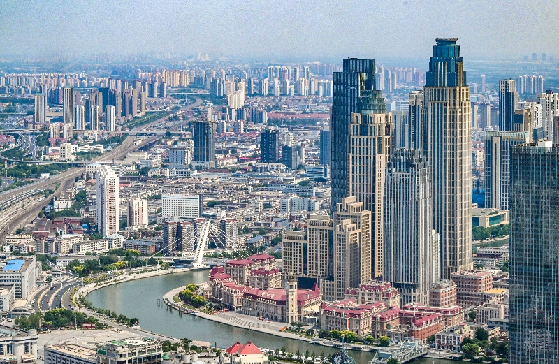 這是2023年6月16日從直升機(jī)上拍攝的天津中心城區(qū)城市景觀。