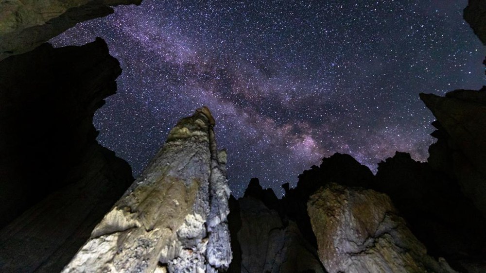 手可摘星辰。貢覺群培攝