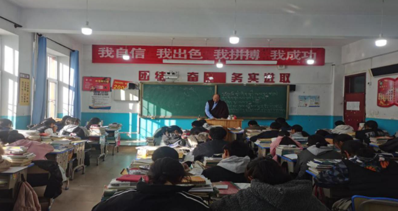 青?，斍撸寒惖剞k班讓孩子享受優(yōu)質(zhì)教育