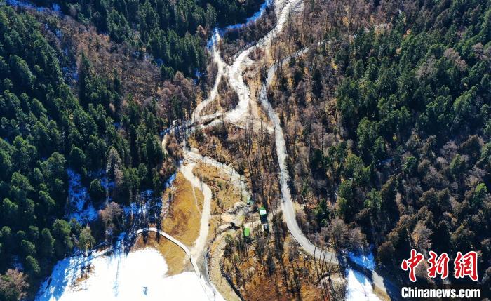 畢棚溝景區(qū)風(fēng)光?！“苍?攝