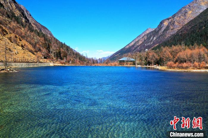 畢棚溝景區(qū)風(fēng)光。　安源 攝