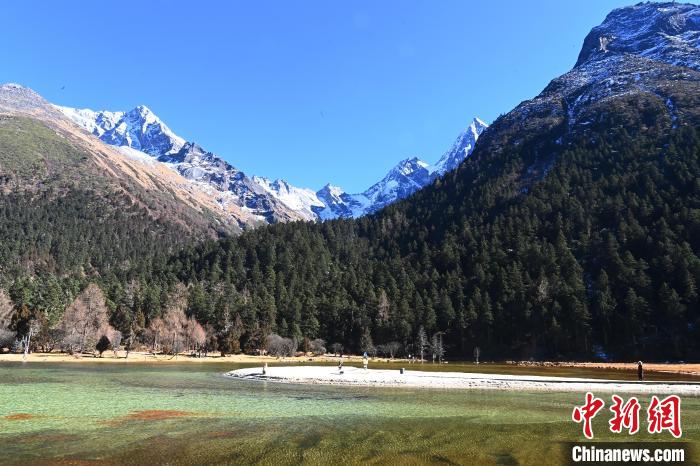 畢棚溝景區(qū)風(fēng)光?！“苍?攝