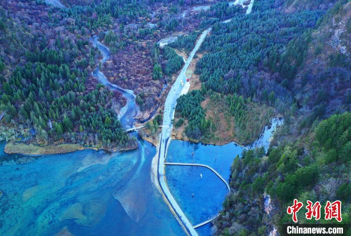 畢棚溝景區(qū)風(fēng)光?！“苍?攝