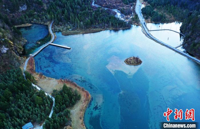 畢棚溝景區(qū)風(fēng)光。　安源 攝