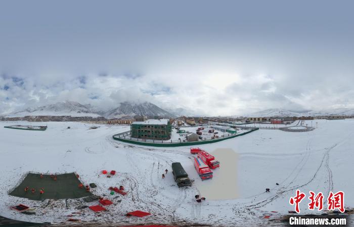 圖為地震實(shí)戰(zhàn)演練現(xiàn)場(chǎng)全景。　玉樹(shù)消防供圖