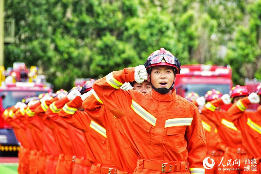 誓師大會(huì)現(xiàn)場(chǎng)。人民網(wǎng) 李海霞 攝