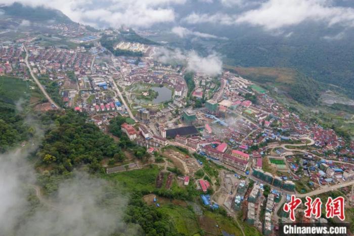 墨脫縣城全貌。(無人機畫面)