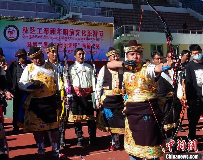 圖為響箭比賽現(xiàn)場?！∪轿木?攝