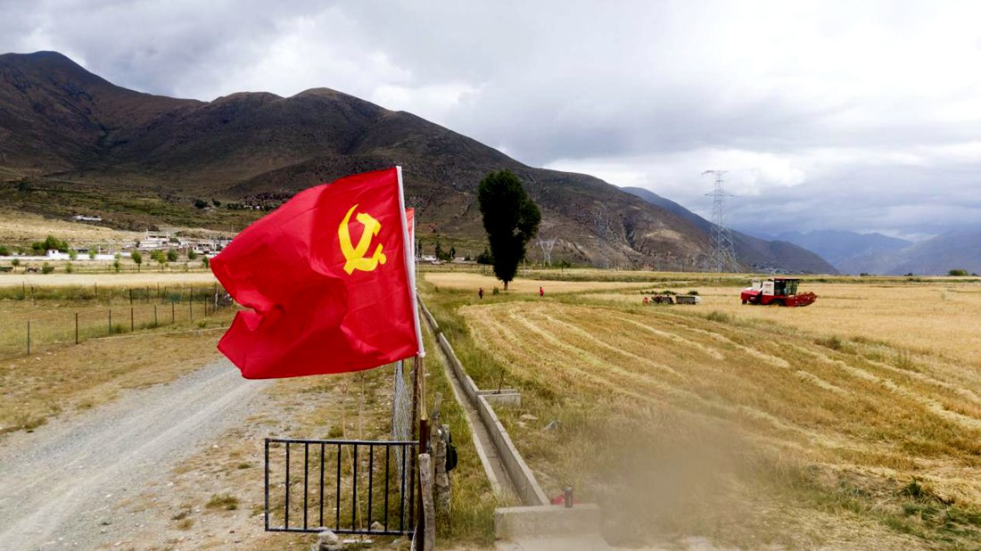 黨員先鋒隊(duì)沖在前。洛克攝