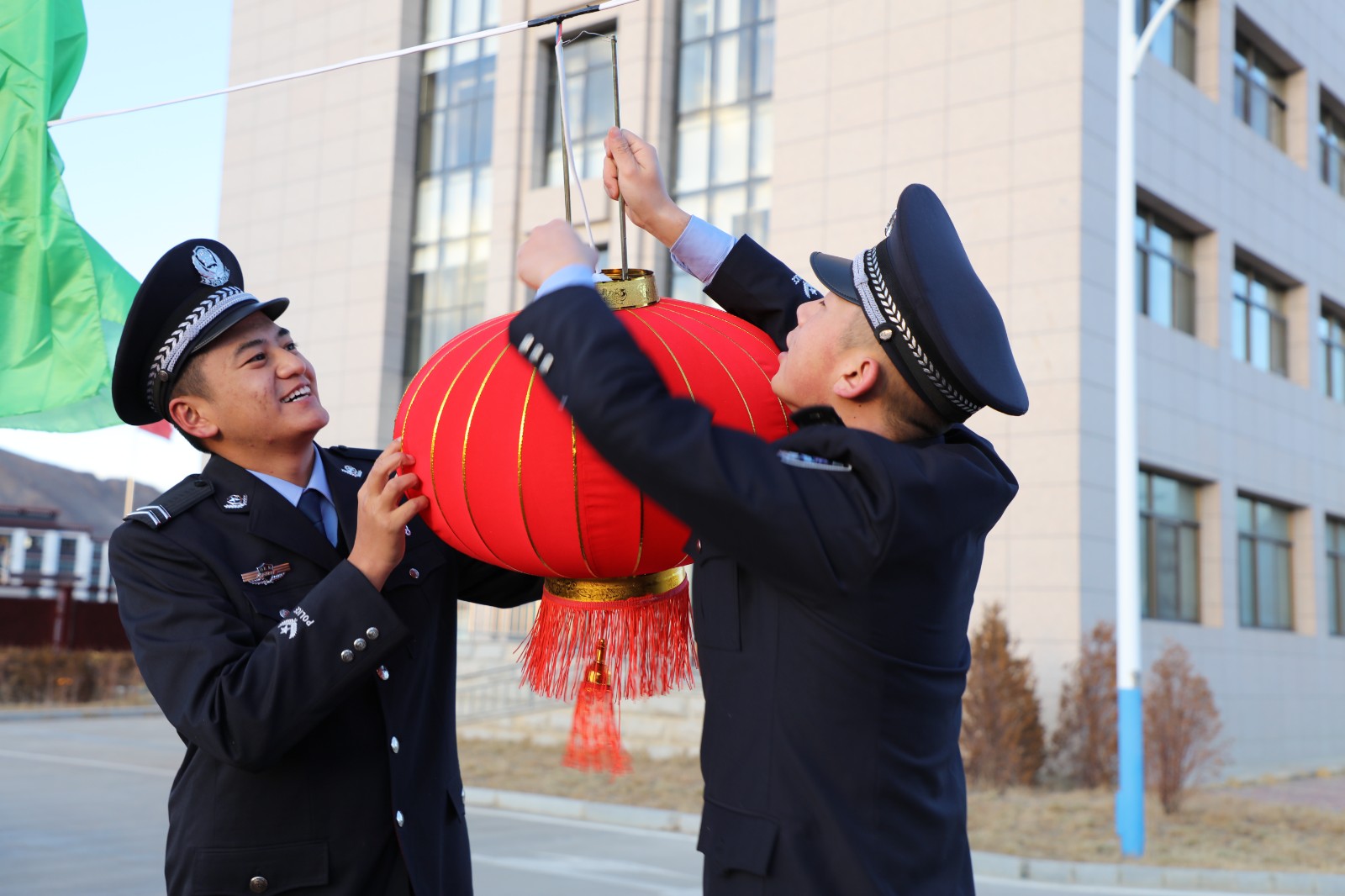 （要聞 新媒體）雪域邊關(guān)的他們，是歸途的(4189296)-20230122091651.jpg