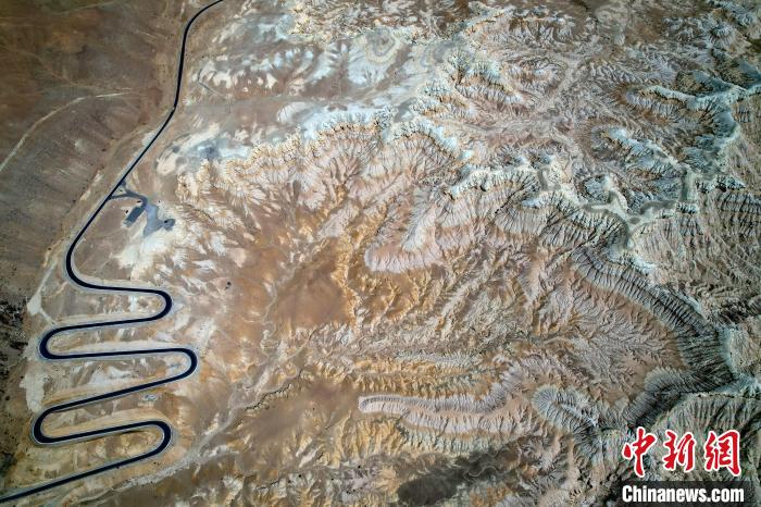 4月5日，西藏阿里札達(dá)土林。(無人機(jī)照片) 李林 攝