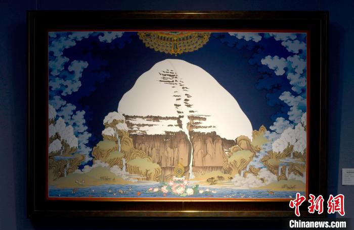 圖為5月16日，展覽中新創(chuàng)唐卡作品《岡底斯山》?！±盍?攝