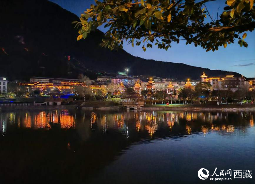 墨脫縣夜景。人民網(wǎng) 李海霞攝